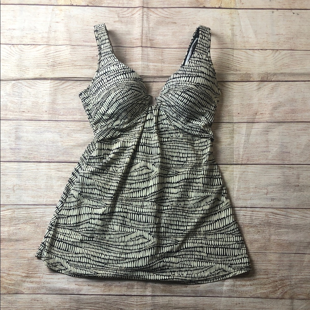 Shore‎ Shapes Swimwear Black and White One Piece Swimsuit Dress